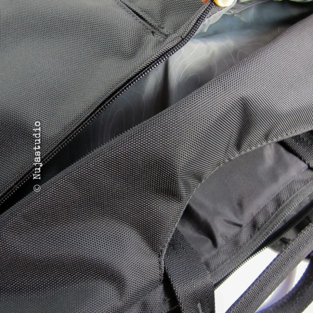 Incase Shoulder Computer Bag W/Strap and H…